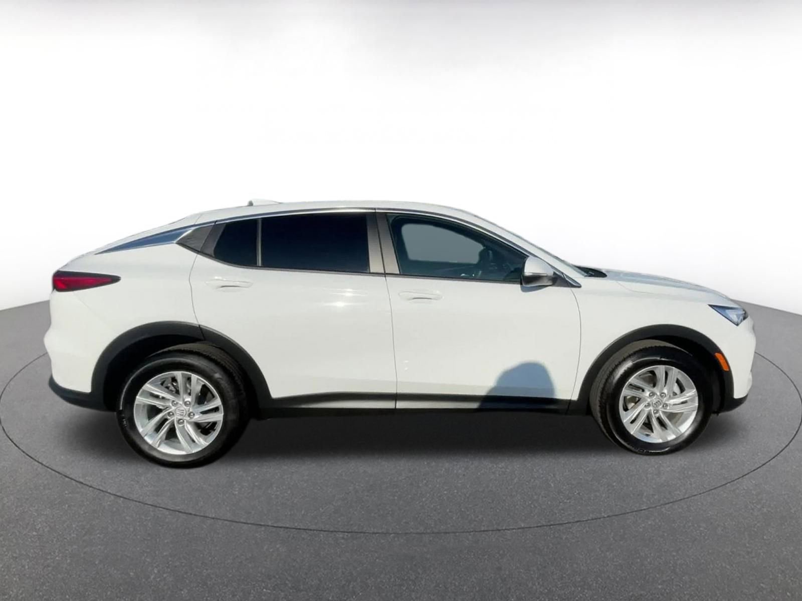 Used 2025 Buick Envista Preferred image 16