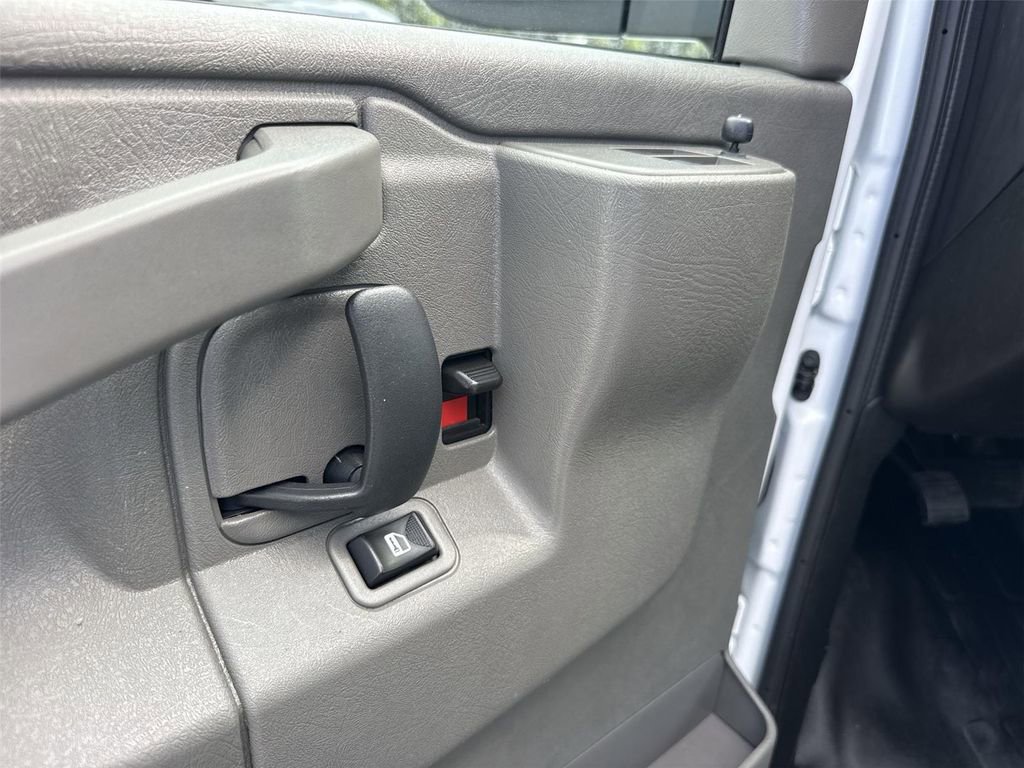 Used 2024 Chevrolet Express 2500 w/ Driver Convenience Package image 19