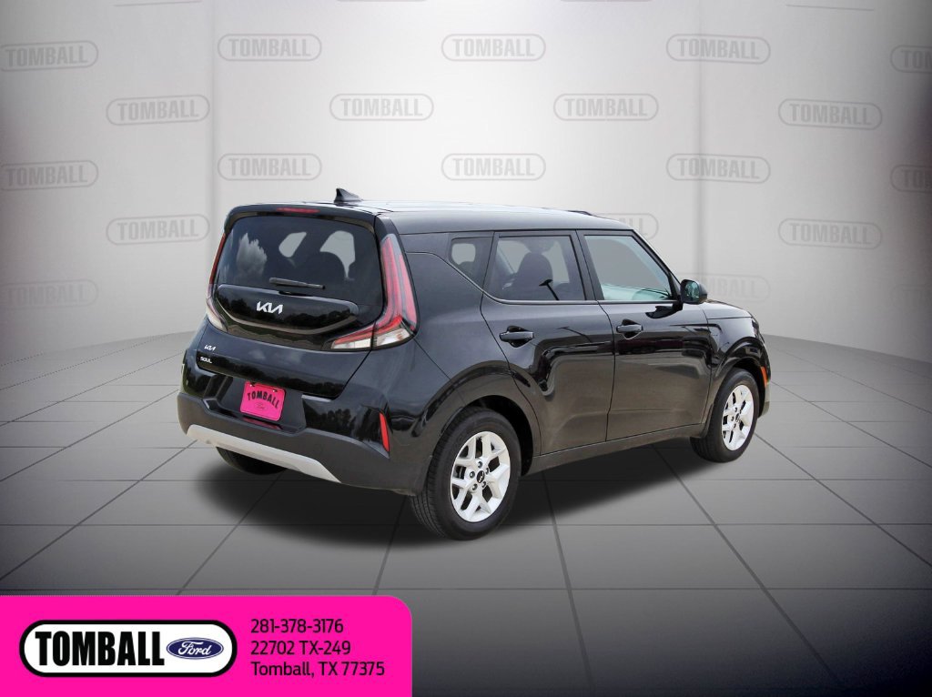 Used 2025 Kia Soul LX w/ LX Technology Package FWD image 8