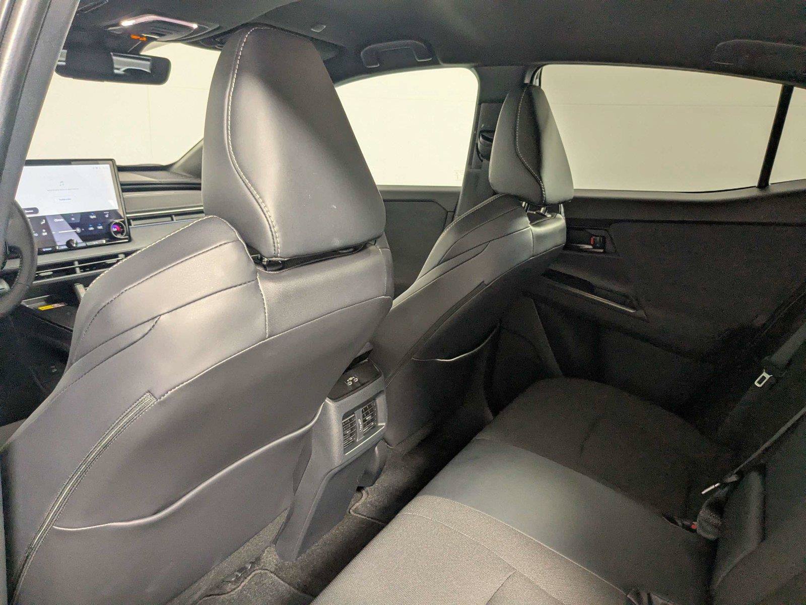 Used 2026 Toyota C-HR AWD/4WD image 35