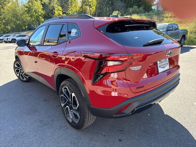 New 2026 Chevrolet Trax RS w/ Sunroof Package image 6