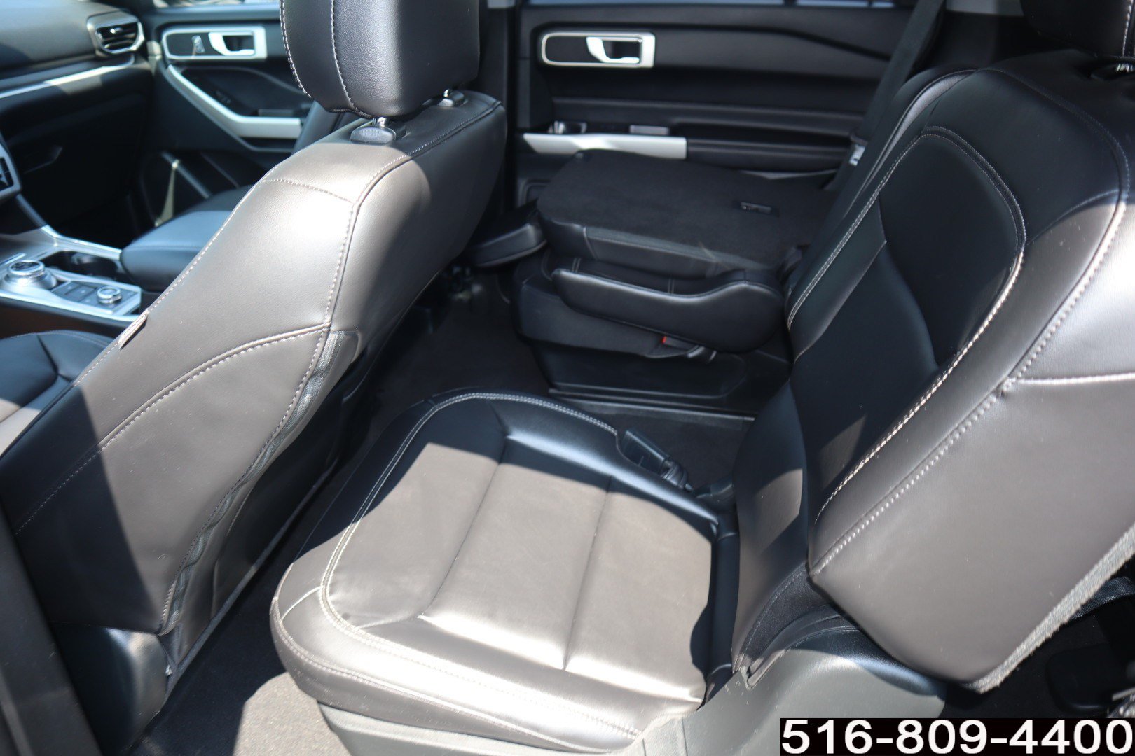 Used 2023 Ford Explorer XLT w/ Equipment Group 202A AWD/4WD image 17
