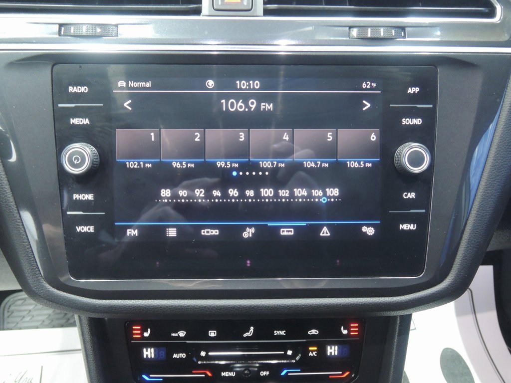 Used 2022 Volkswagen Tiguan SE image 18