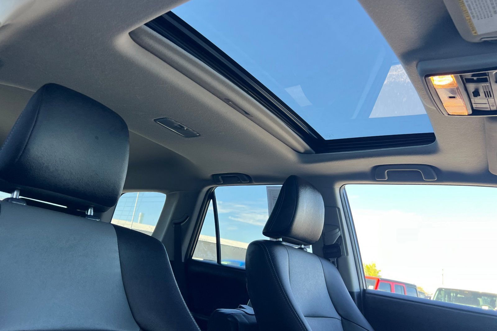 Used 2021 Toyota 4Runner SR5 Premium w/ Moonroof Package AWD/4WD image 17