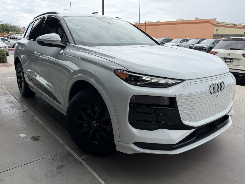 Used 2025 Audi Q6 e-tron Premium RWD image 6