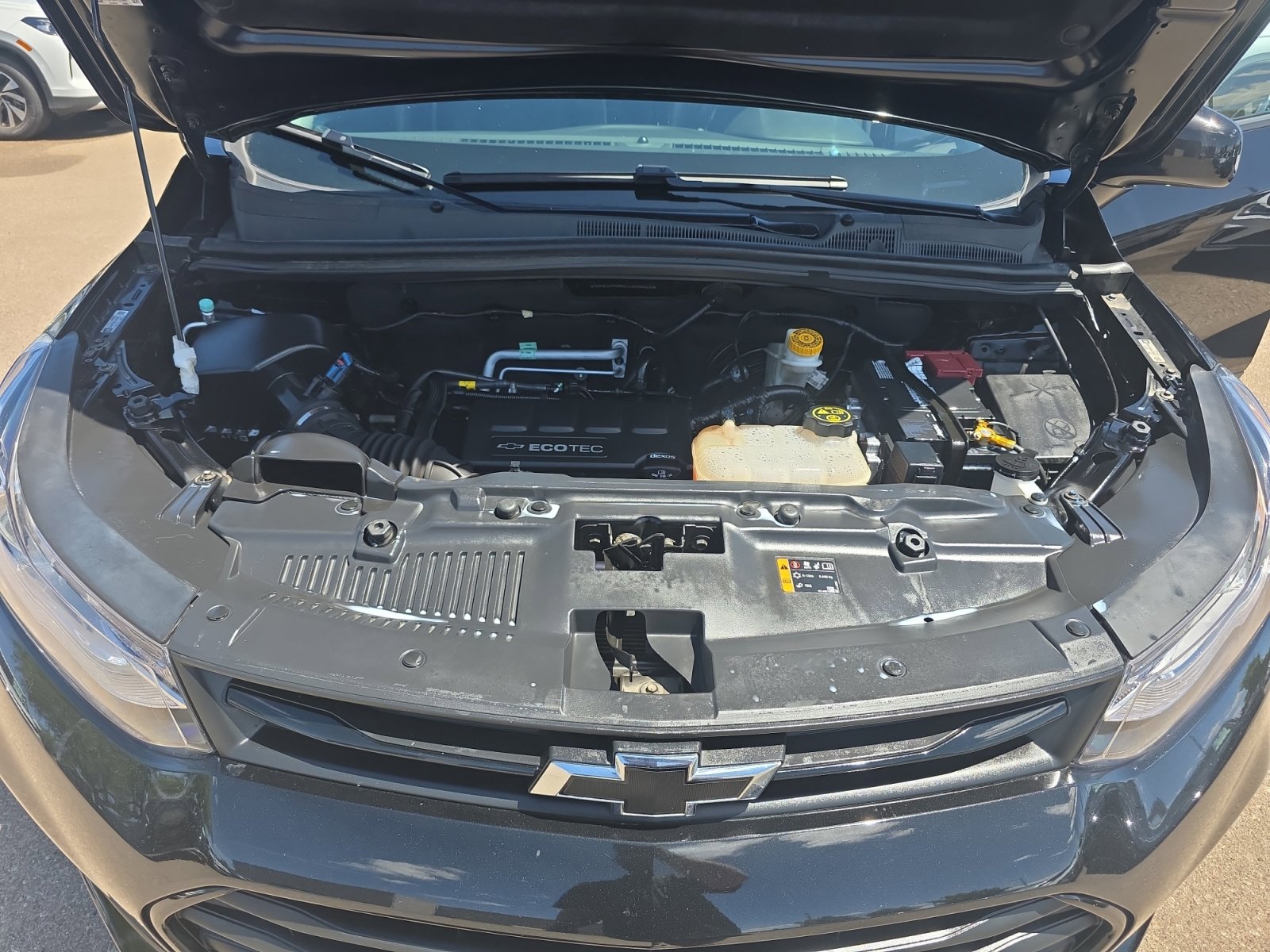 Used 2020 Chevrolet Trax LT w/ Redline Edition image 21