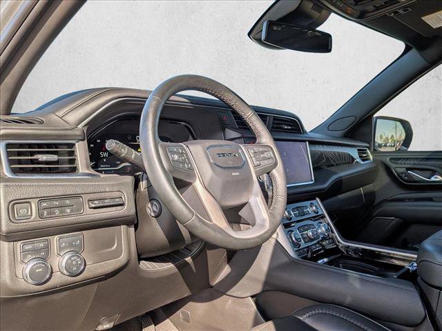 Used 2023 GMC Yukon XL Denali image 9