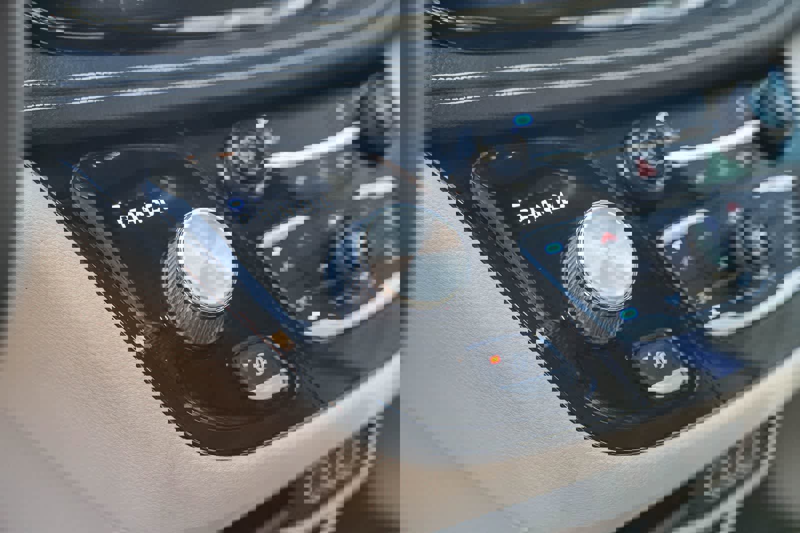 Used 2022 Chrysler Pacifica Touring-L image 16