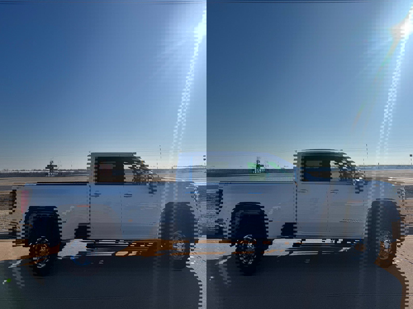 Used 2024 GMC Sierra 3500 SLT w/ SLT Convenience Package image 2