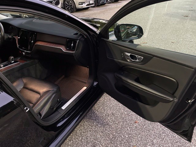 Used 2022 Volvo S60 B5 Momentum w/ Climate Package FWD image 13