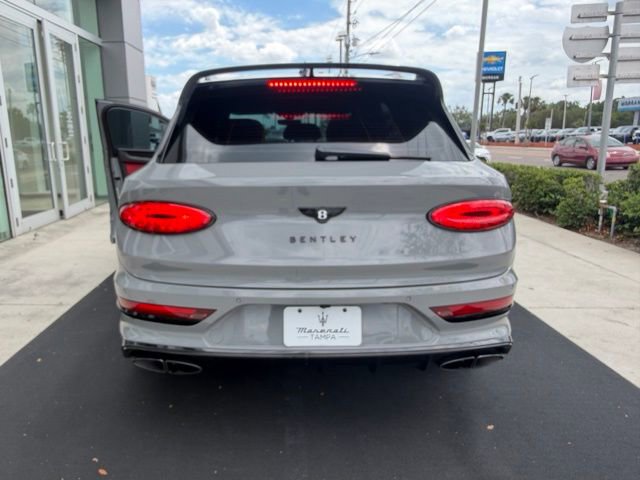 Used 2022 Bentley Bentayga AWD/4WD image 17