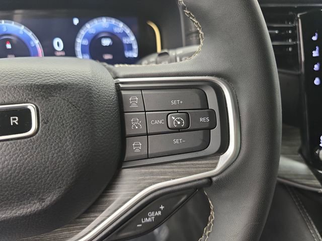 Used 2024 Jeep Wagoneer L Series II w/ Flexible Seating Group image 39