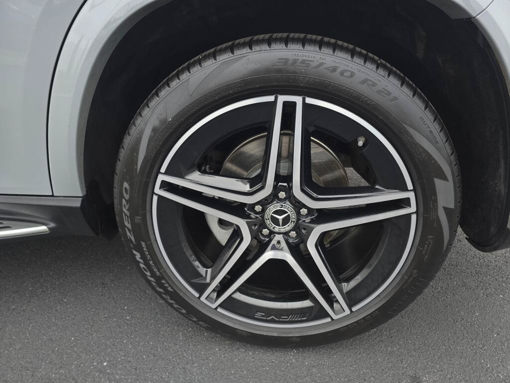 Used 2024 Mercedes-Benz GLS 450 4MATIC image 21