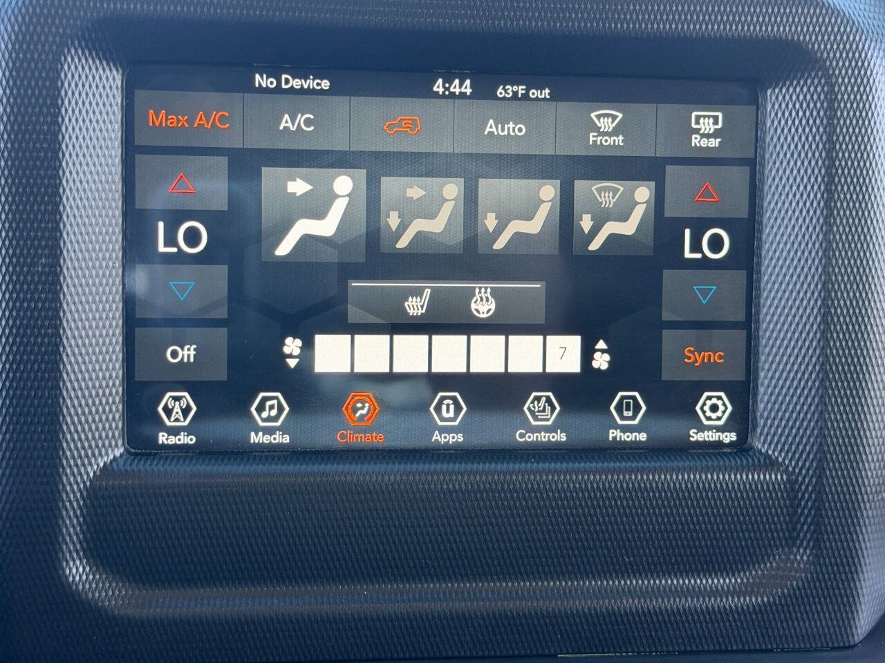 Used 2019 Jeep Wrangler Unlimited Rubicon w/ Cold Weather Group AWD/4WD image 35