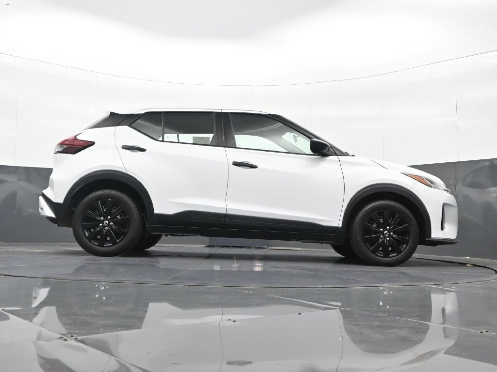 Used 2024 Nissan Kicks S FWD image 31