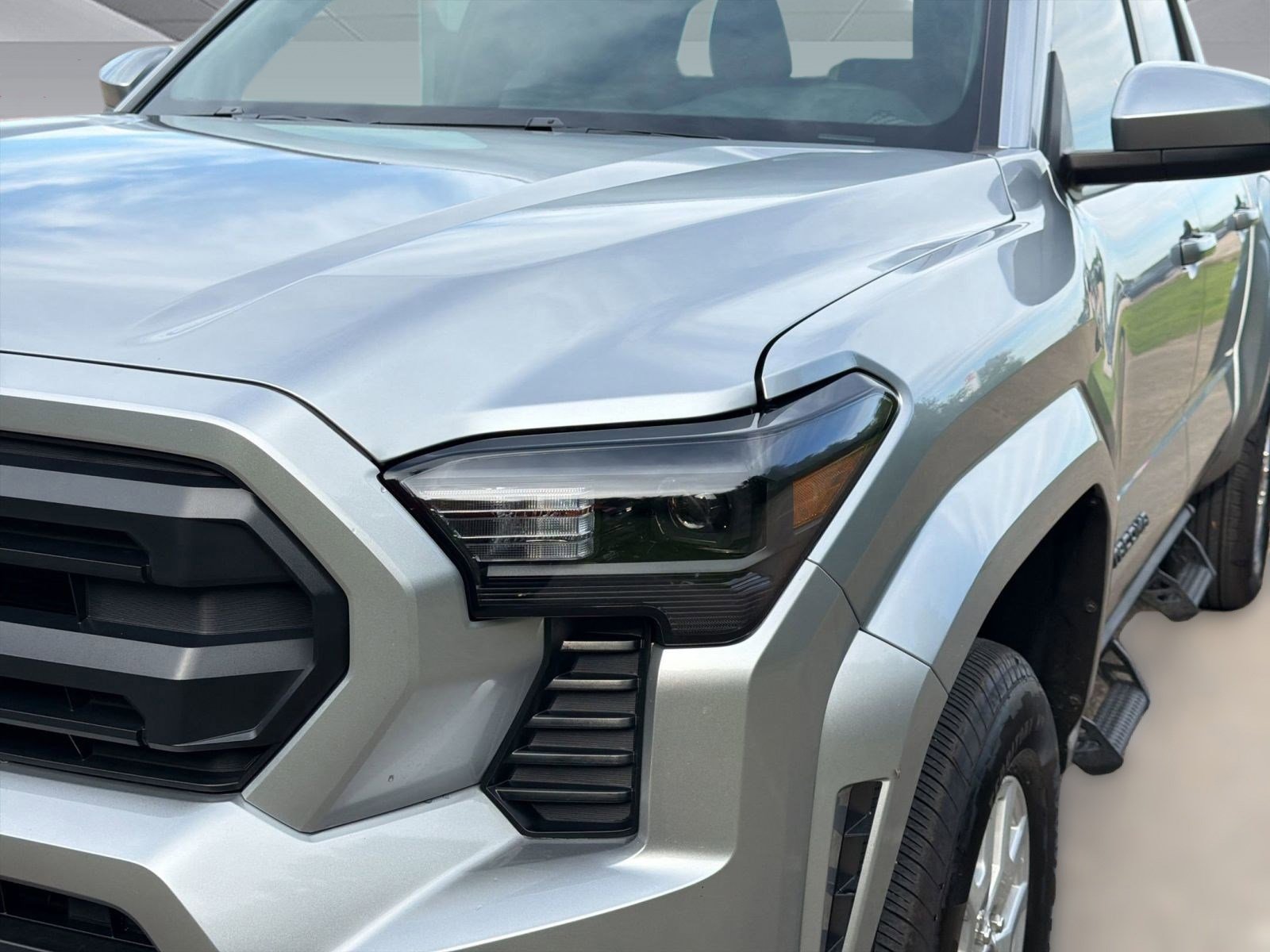 Used 2025 Toyota Tacoma SR5 RWD image 10