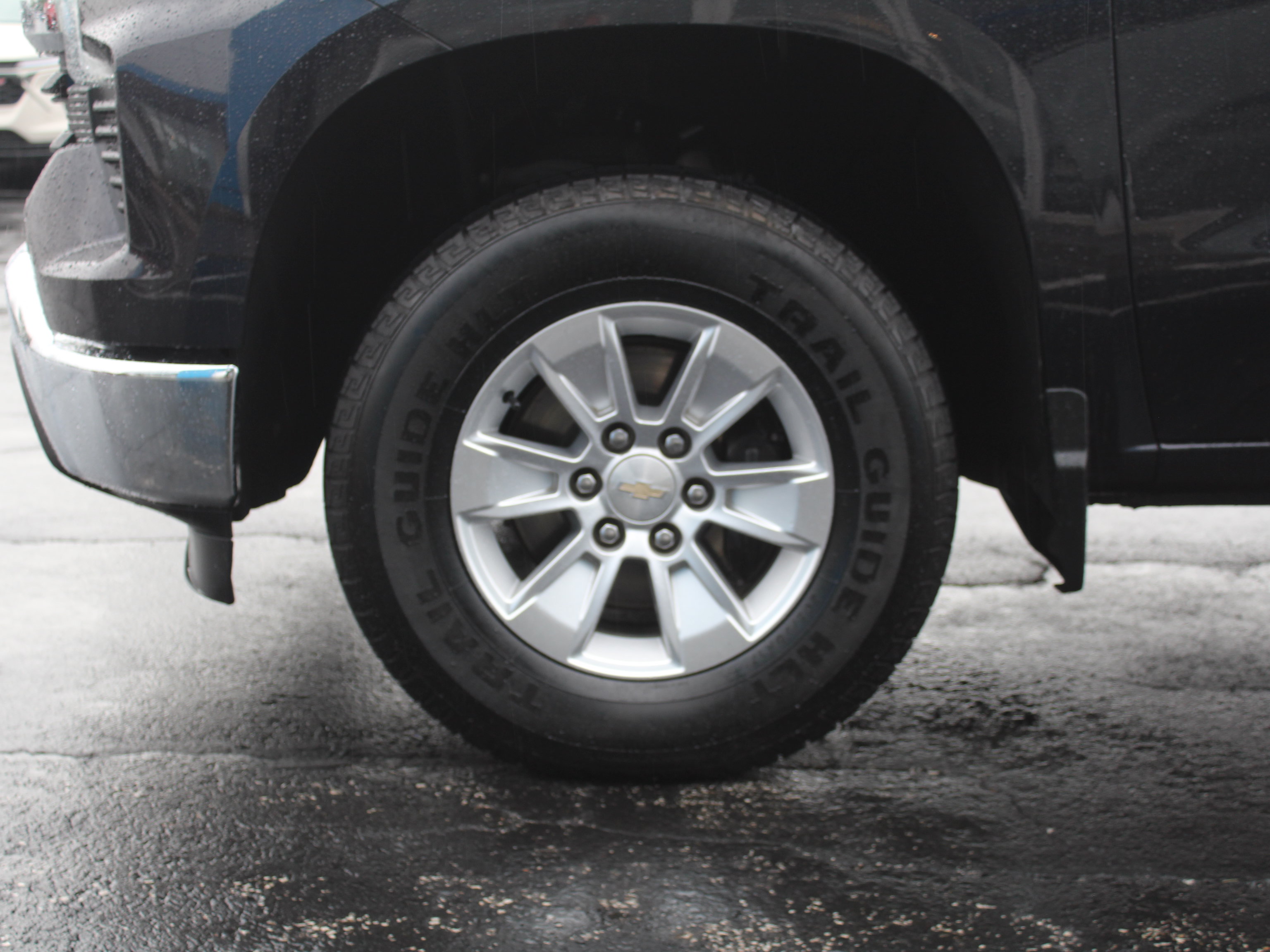 Used 2022 Chevrolet Silverado 1500 LT w/ Safety Package AWD/4WD image 31