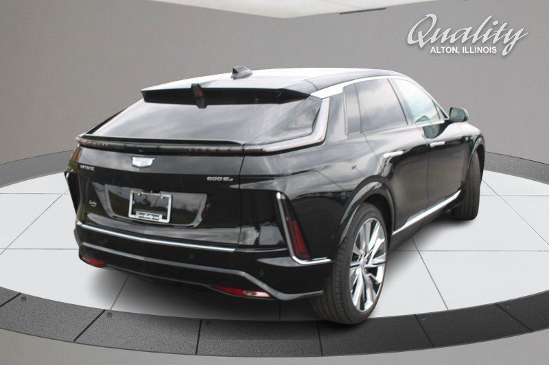 Used 2025 Cadillac Lyriq Luxury w/ LPO, Floor Liner Package AWD/4WD image 3