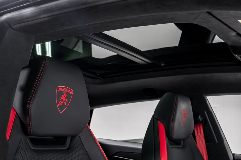 Used 2025 Lamborghini Urus S AWD/4WD image 45