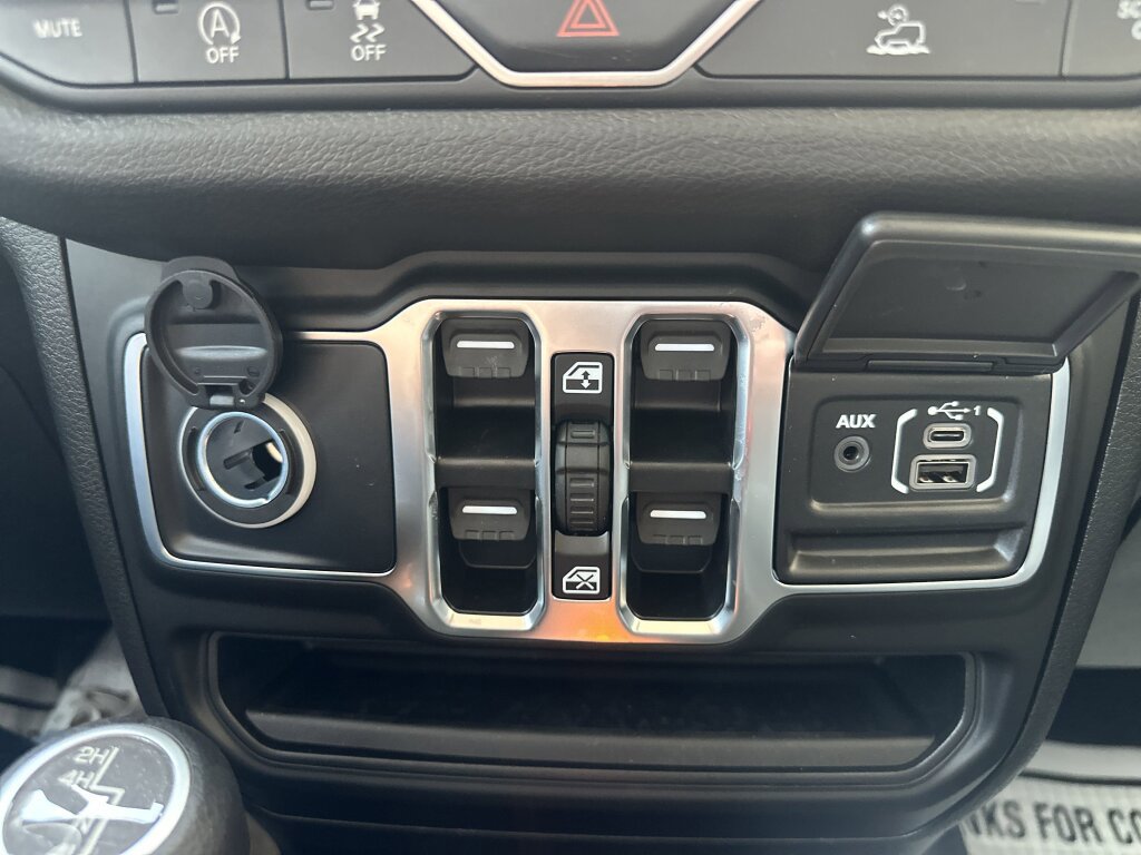 New 2025 Jeep Gladiator Sport image 20