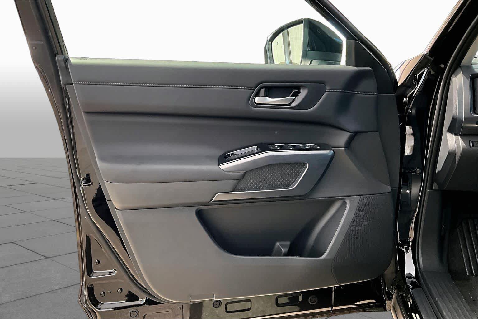 New 2026 Nissan Pathfinder SL FWD image 13