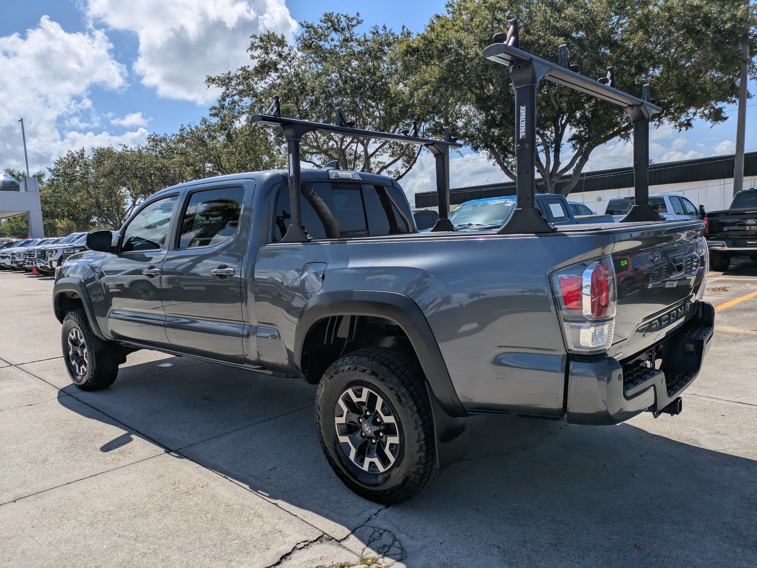 Used 2022 Toyota Tacoma TRD Off-Road w/ Technology Package AWD/4WD image 6