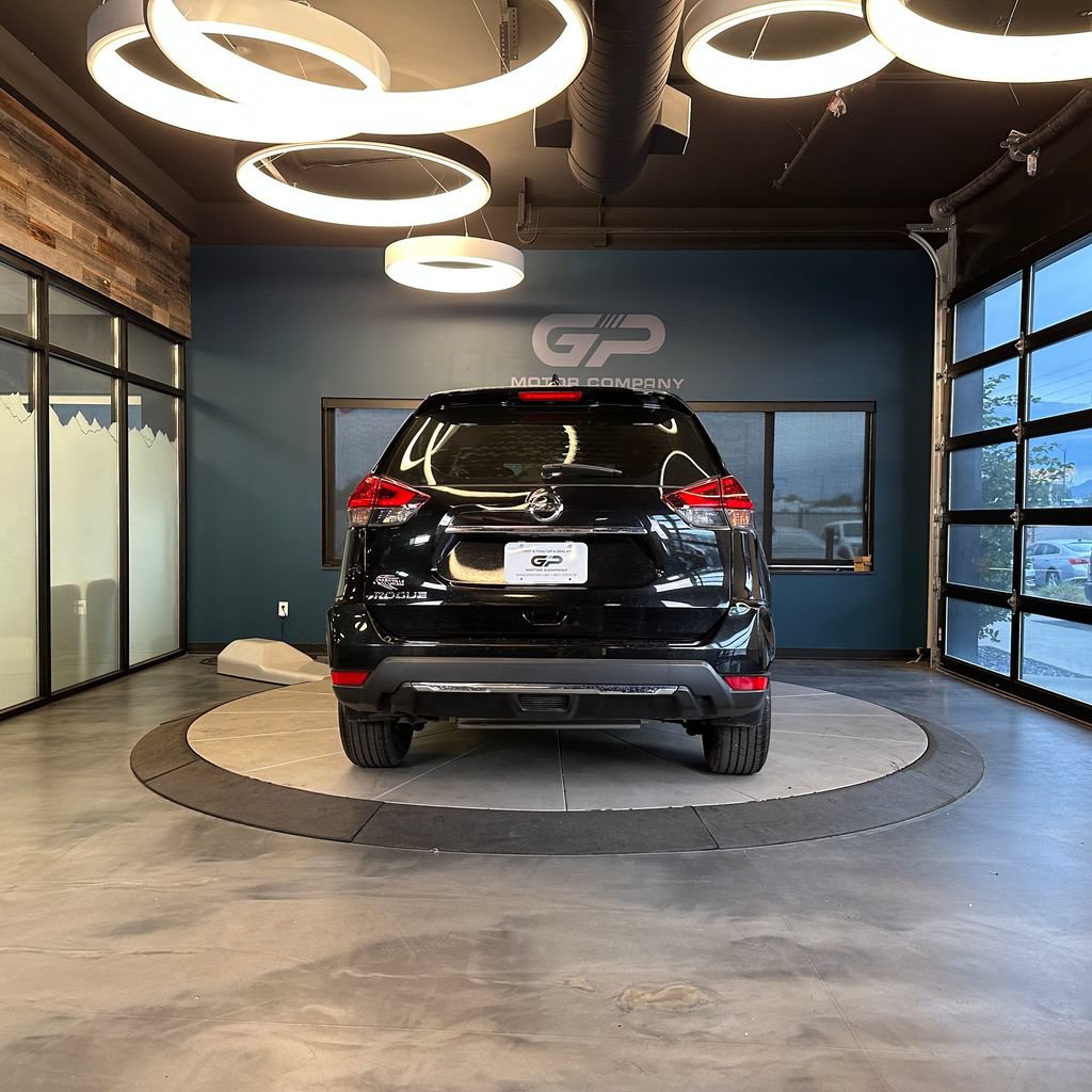 Used 2019 Nissan Rogue S FWD image 4