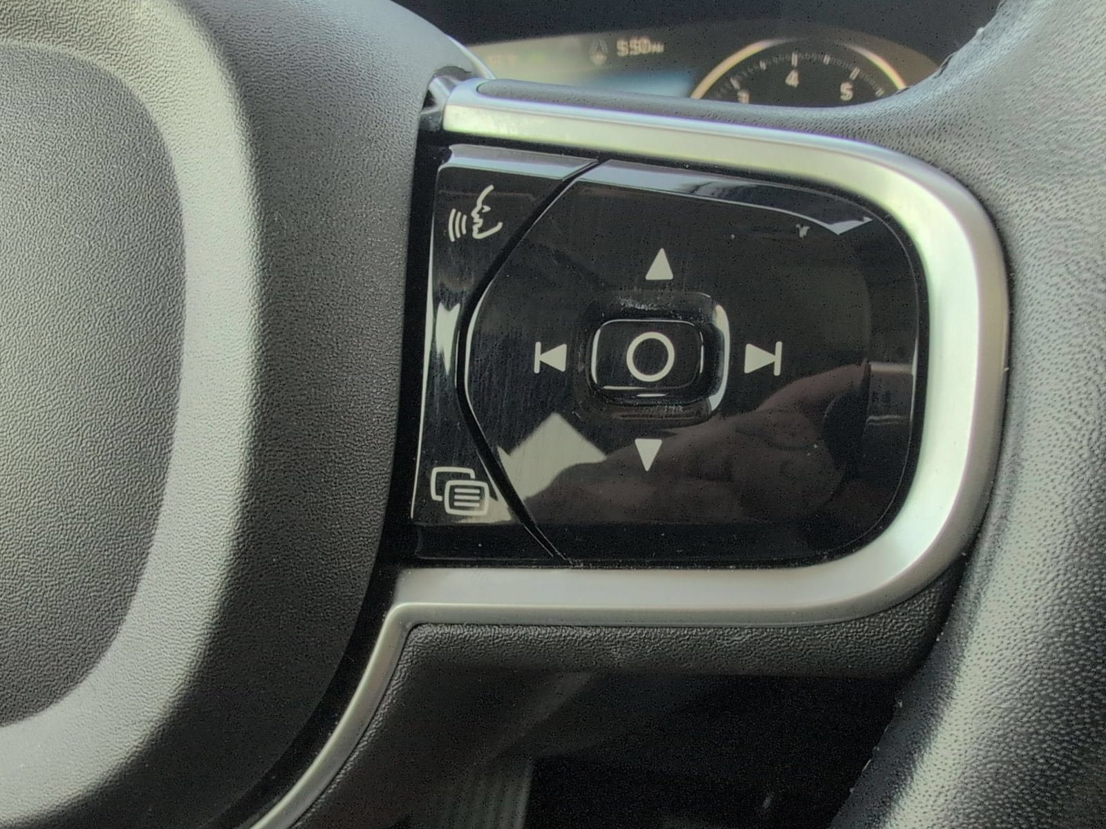 Used 2019 Volvo XC90 T6 Momentum AWD/4WD image 13