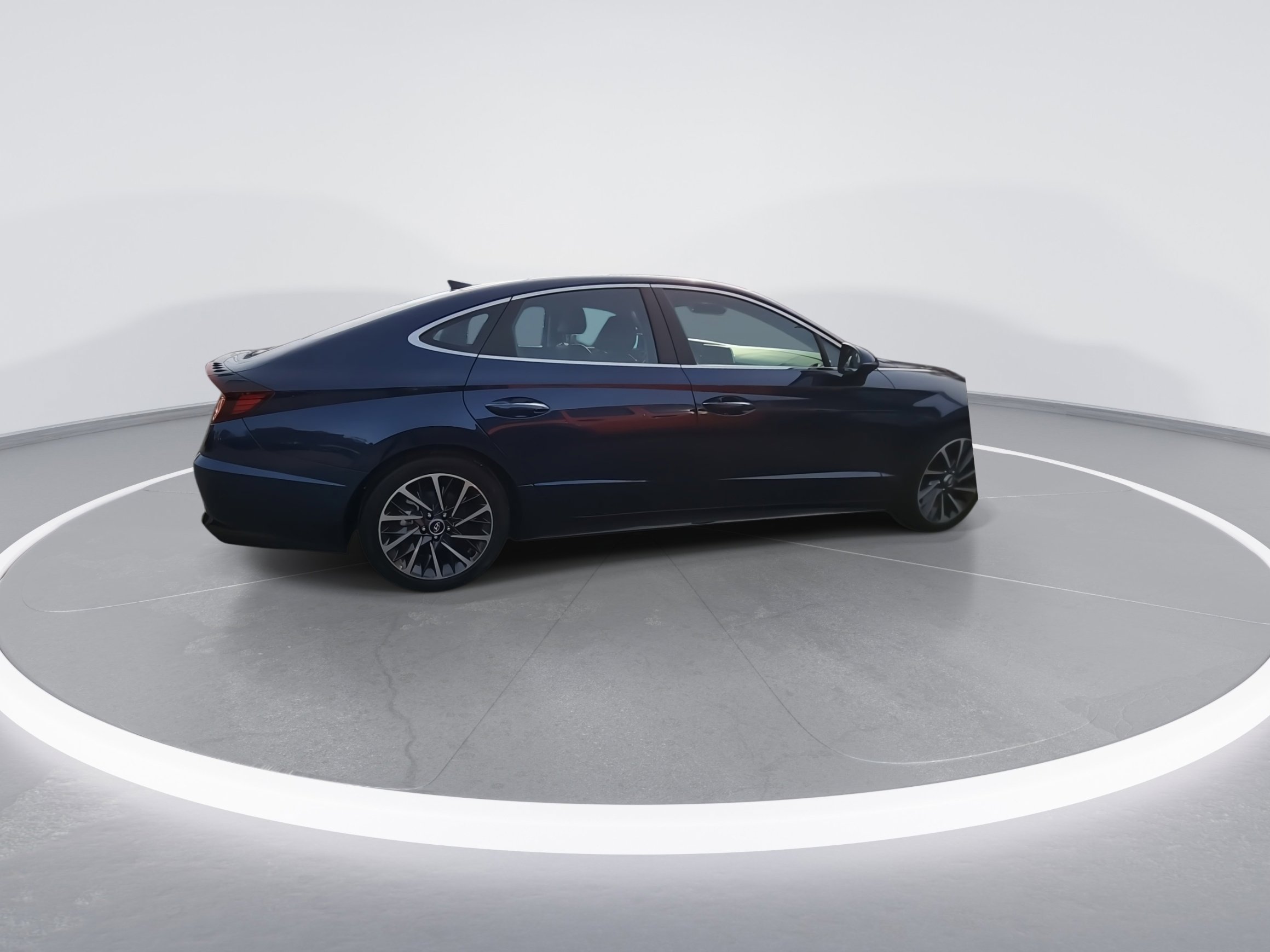 Used 2022 Hyundai Sonata Limited w/ Preferred Accessory Package image 9