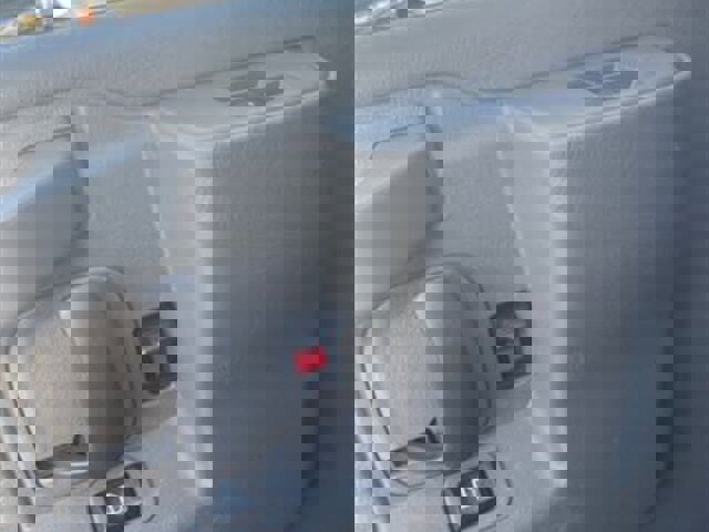 Used 2018 Chevrolet Express 2500 w/ Driver Convenience Package image 11