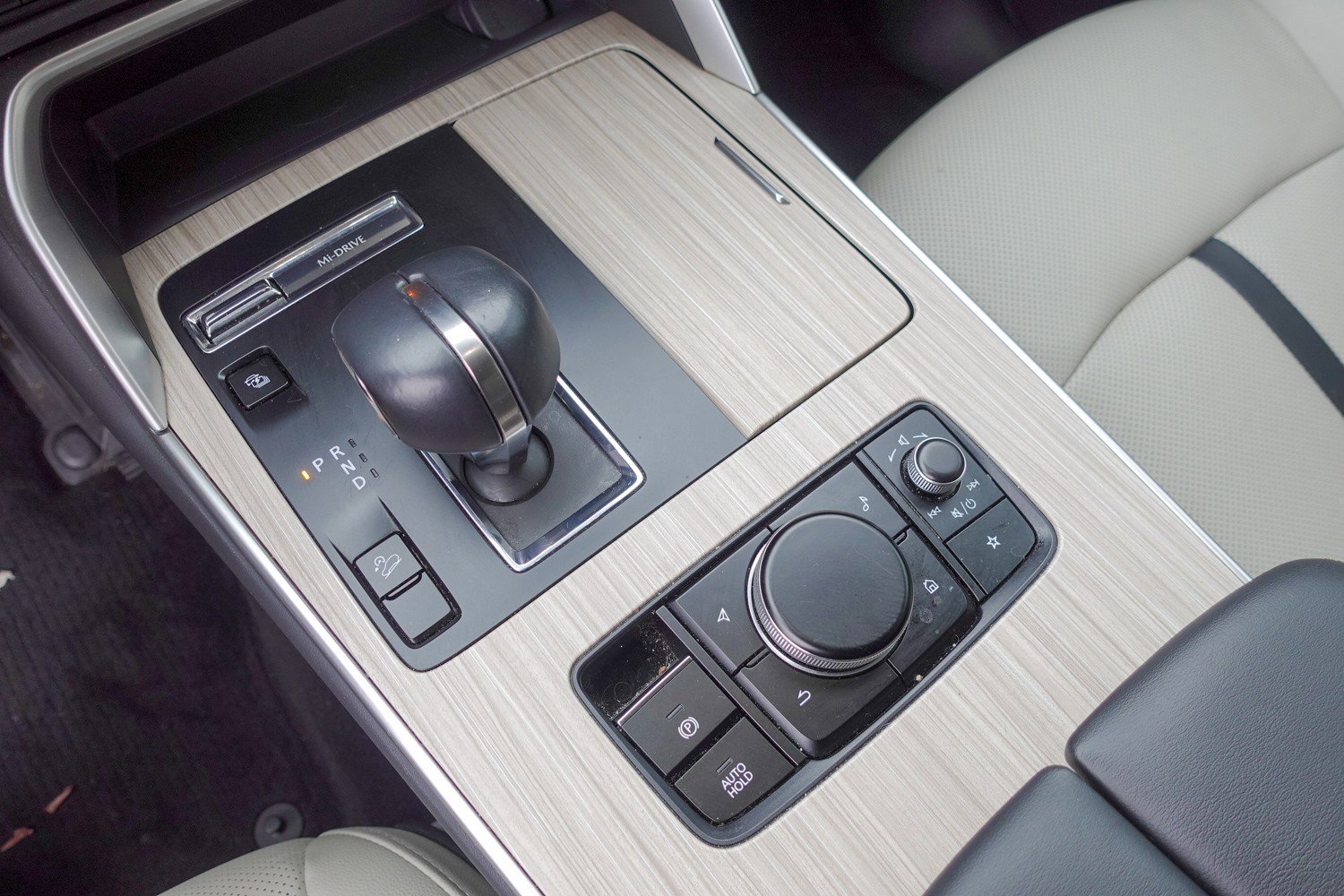 Used 2024 MAZDA CX-90 Plug-In Hybrid w/ Premium Pkg image 19