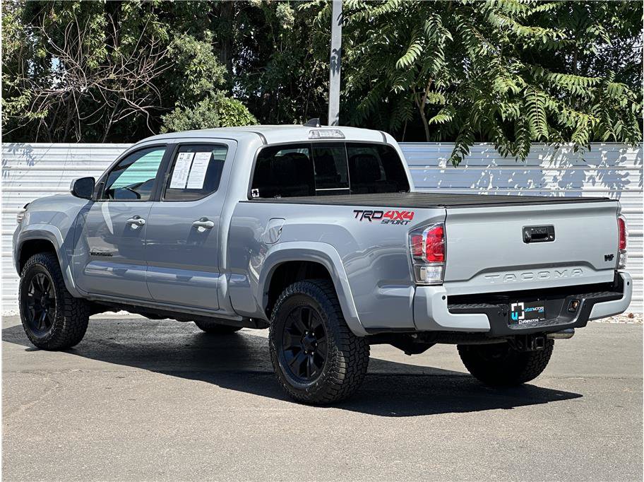 Used 2020 Toyota Tacoma TRD Sport w/ TRD Premium Sport Package AWD/4WD image 3