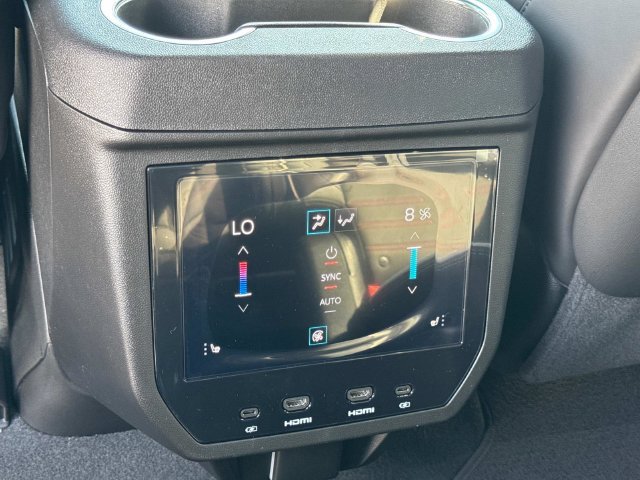 New 2026 GMC Yukon AT4 Ultimate AWD/4WD image 21