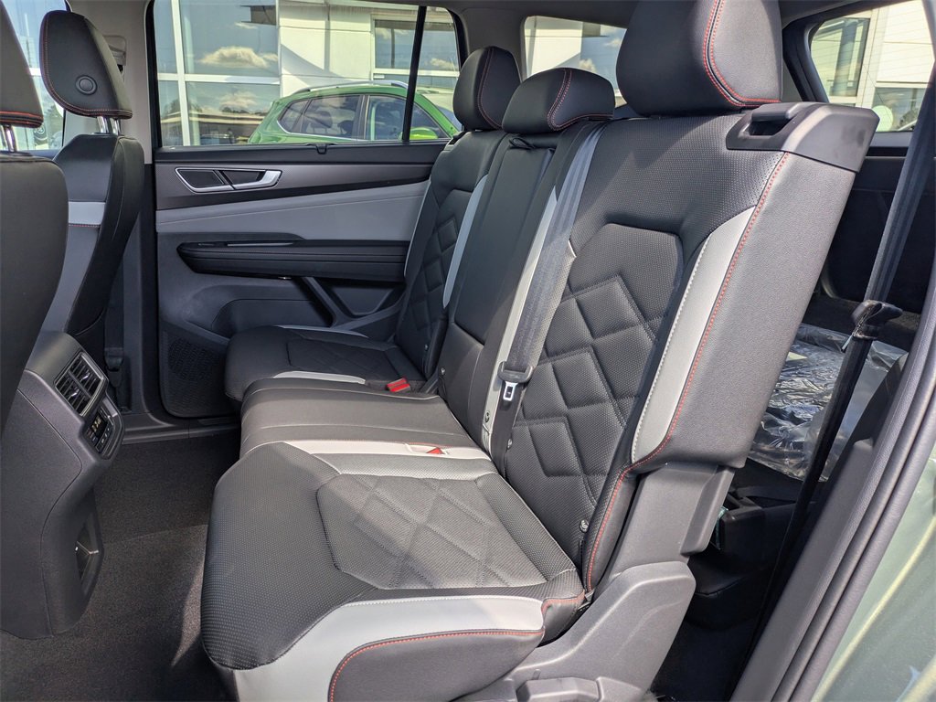 New 2026 Volkswagen Atlas Peak Edition image 16
