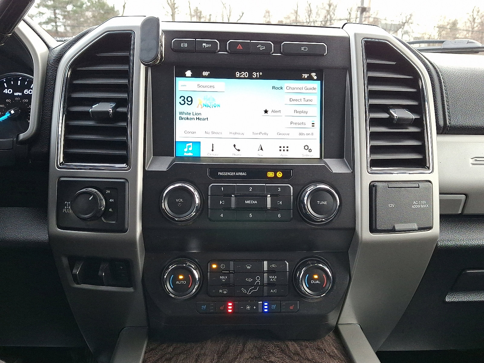 Used 2019 Ford F350 Lariat w/ Chrome Package image 16