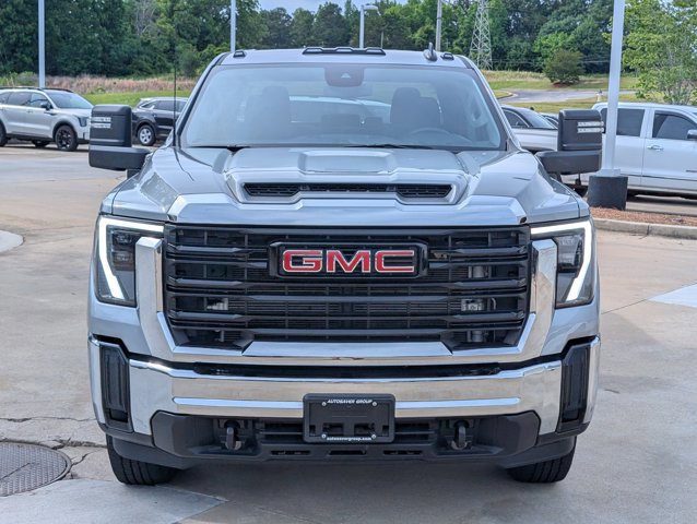 Used 2024 GMC Sierra 2500 Pro AWD/4WD image 2
