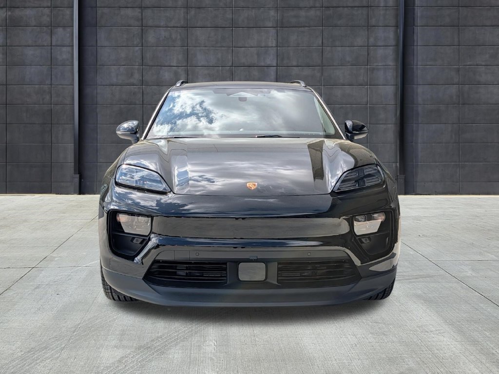 New 2026 Porsche Macan Electric RWD image 6