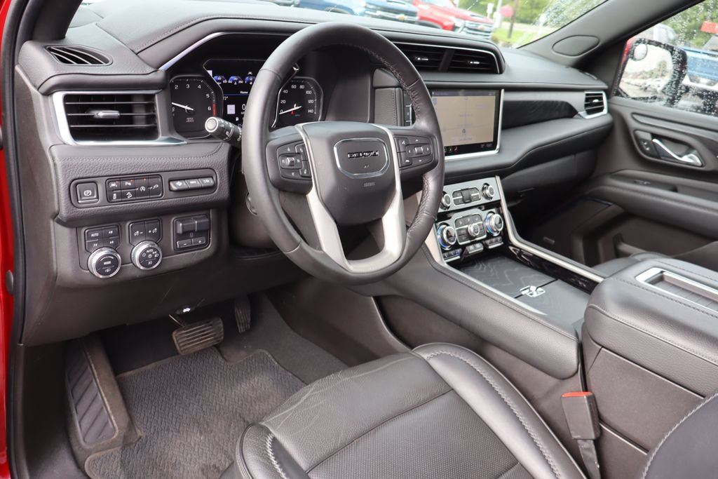 Used 2021 GMC Yukon Denali w/ Denali Premium Package AWD/4WD image 5