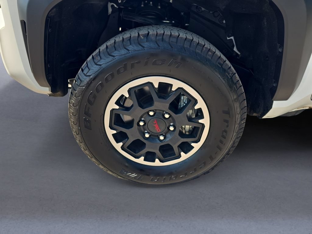 Used 2025 Toyota Tacoma TRD Off-Road AWD/4WD image 10