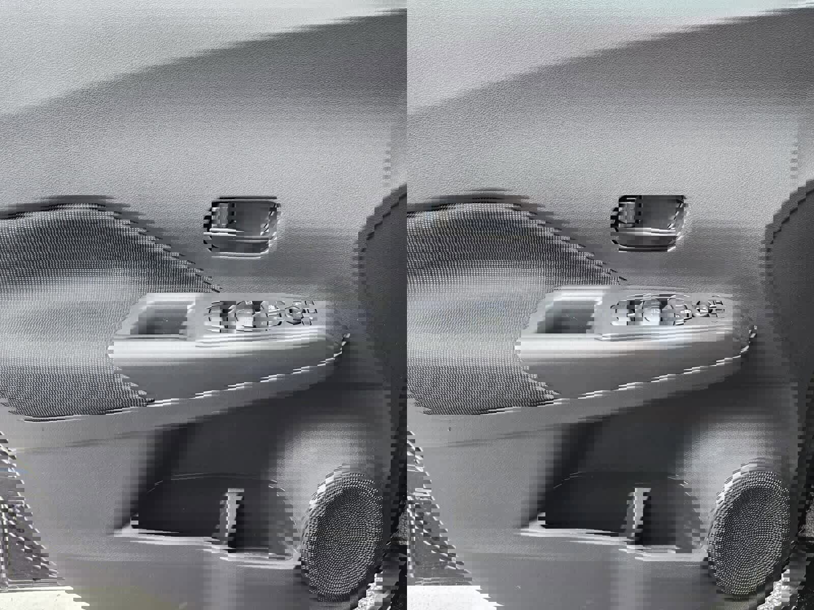 New 2025 Nissan Kicks Play S image 15