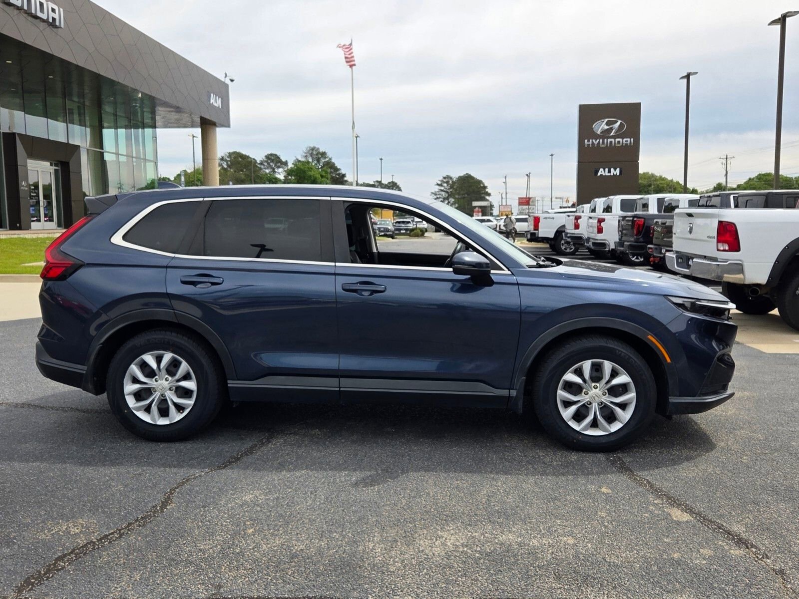 Used 2024 Honda CR-V LX image 14