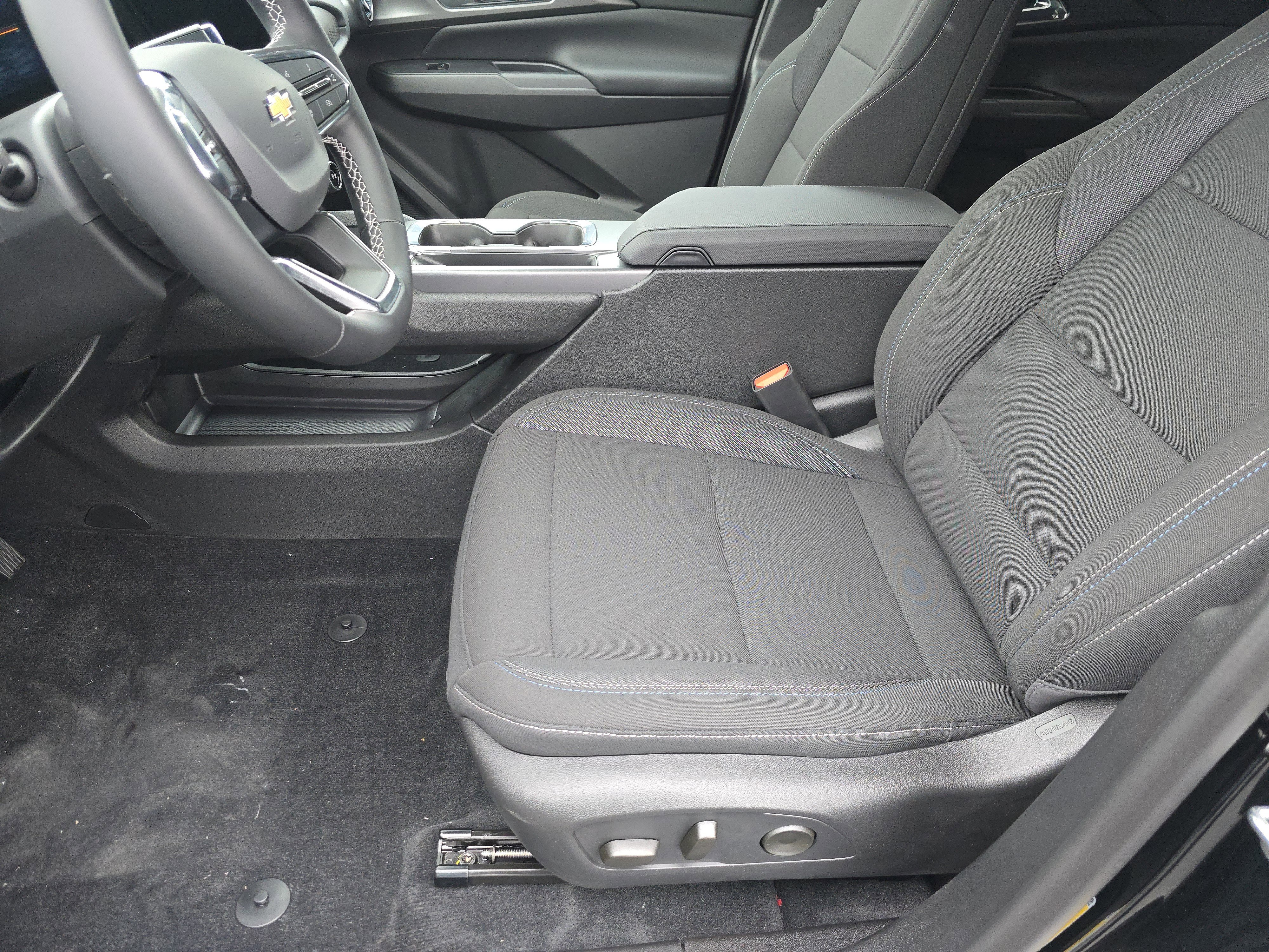 New 2026 Chevrolet Equinox EV LT image 23