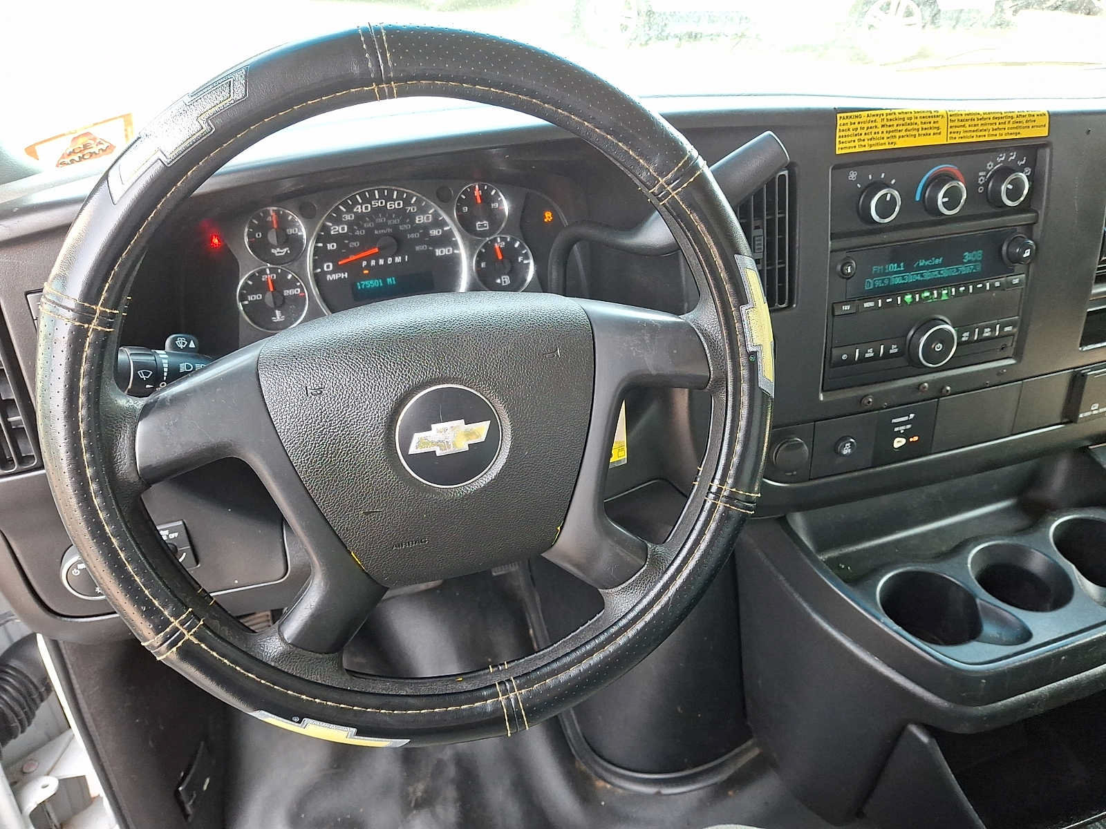 Used 2016 Chevrolet Express 3500 RWD image 10