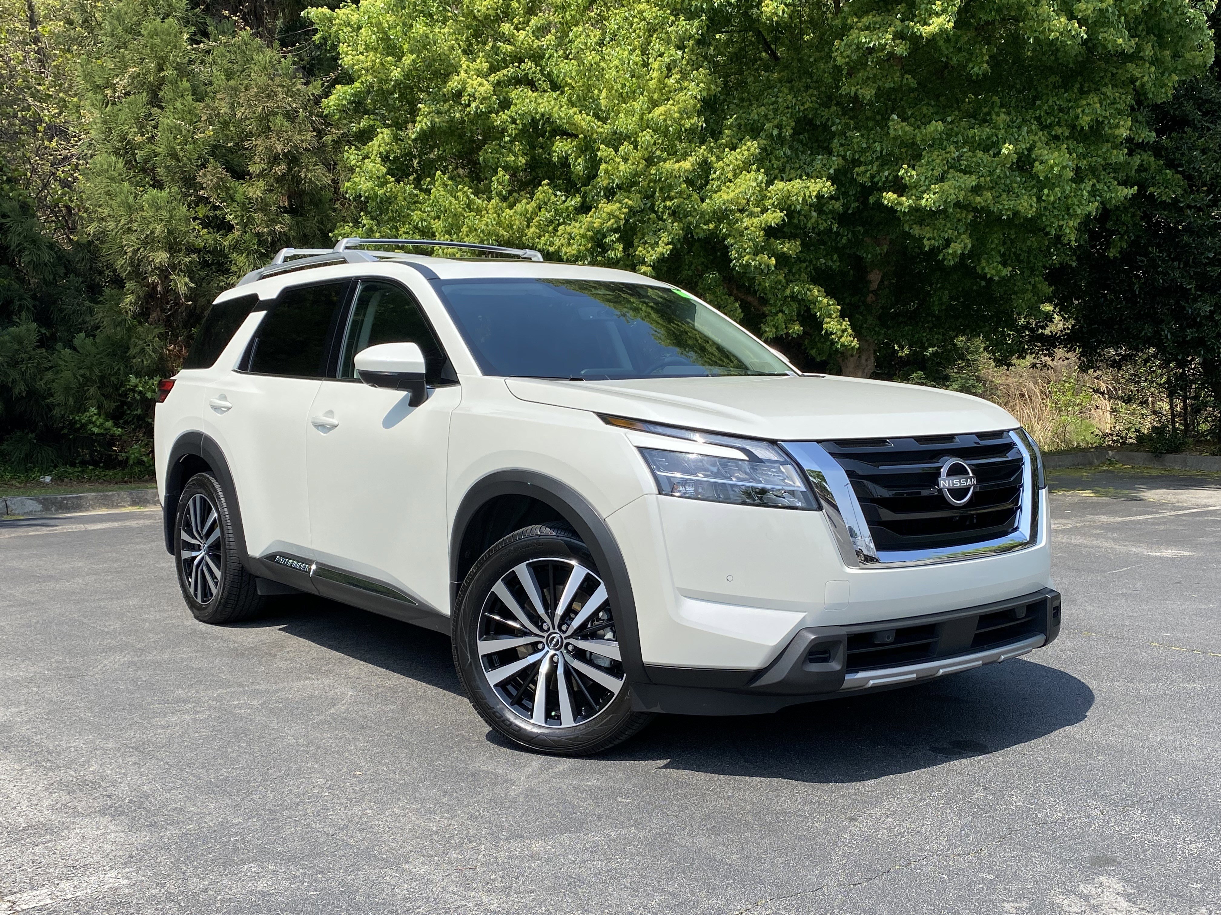 Used 2024 Nissan Pathfinder Platinum image 44