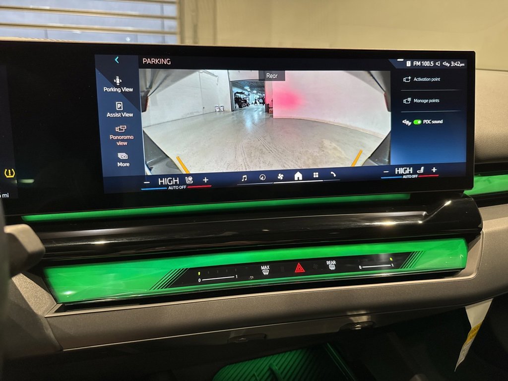 Used 2024 BMW i5 eDrive40i w/ Premium Package image 39