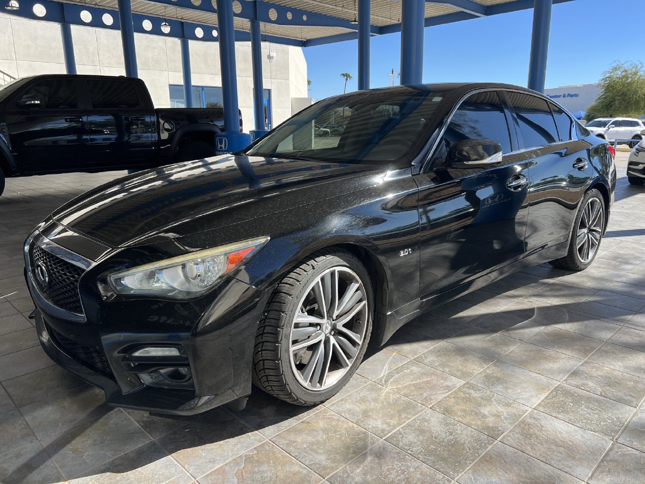 Used 2017 INFINITI Q50 Sport RWD image 2