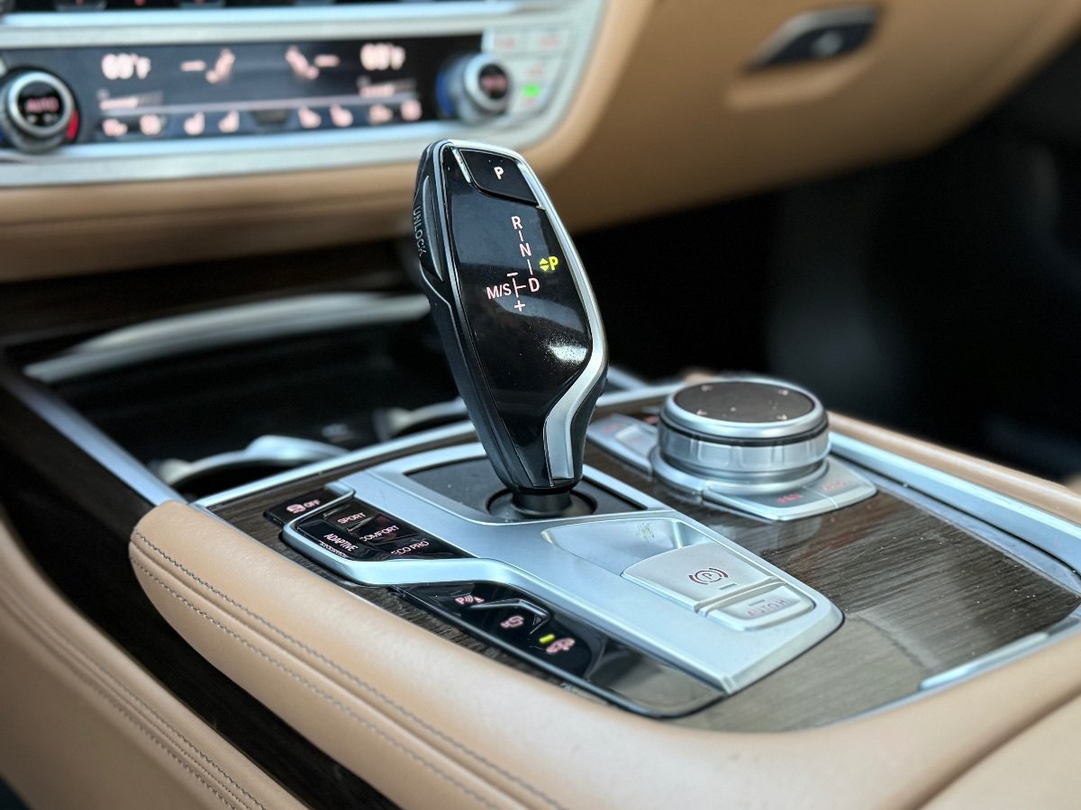 Used 2022 BMW 740i RWD image 37