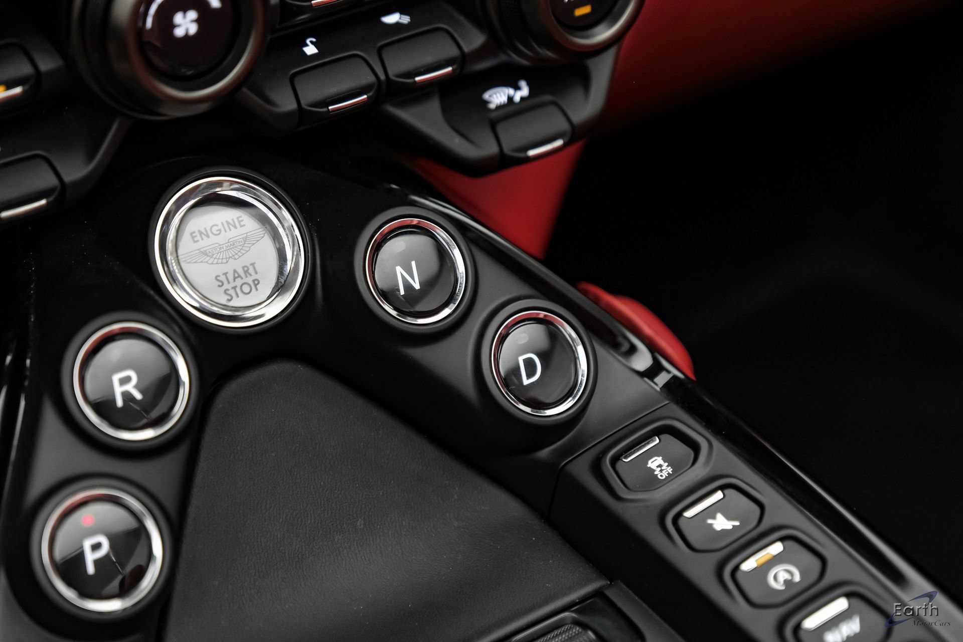 Used 2022 Aston Martin V8 Vantage Roadster RWD image 65