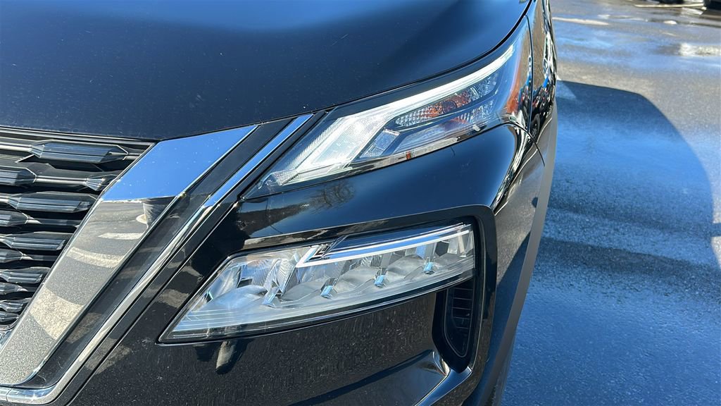 Used 2023 Nissan Rogue SV w/ SV Premium B Package image 8