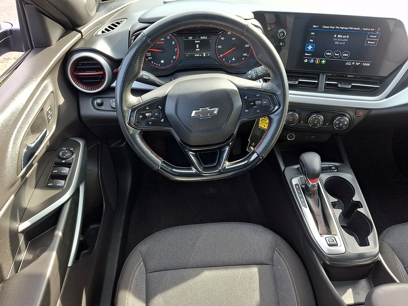 Used 2025 Chevrolet Trax RS w/ Sunroof Package FWD image 11